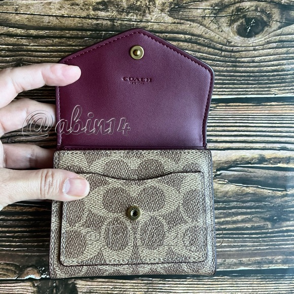 NWT Coach Wyn Colorblock Wallet in Signature Canvas and Leather - Picture 4 of 5